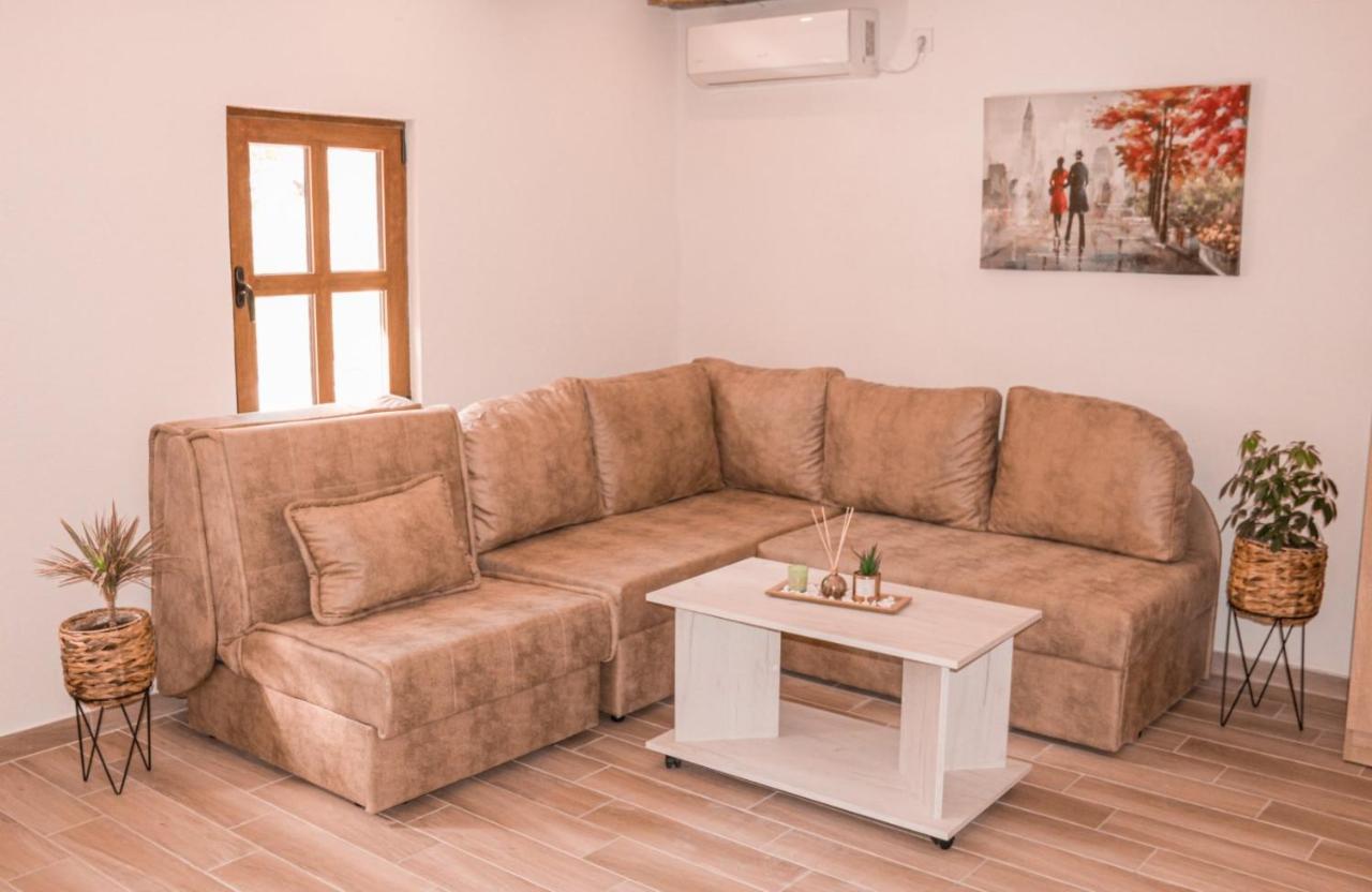 באר Apartmani Dumezic מראה חיצוני תמונה