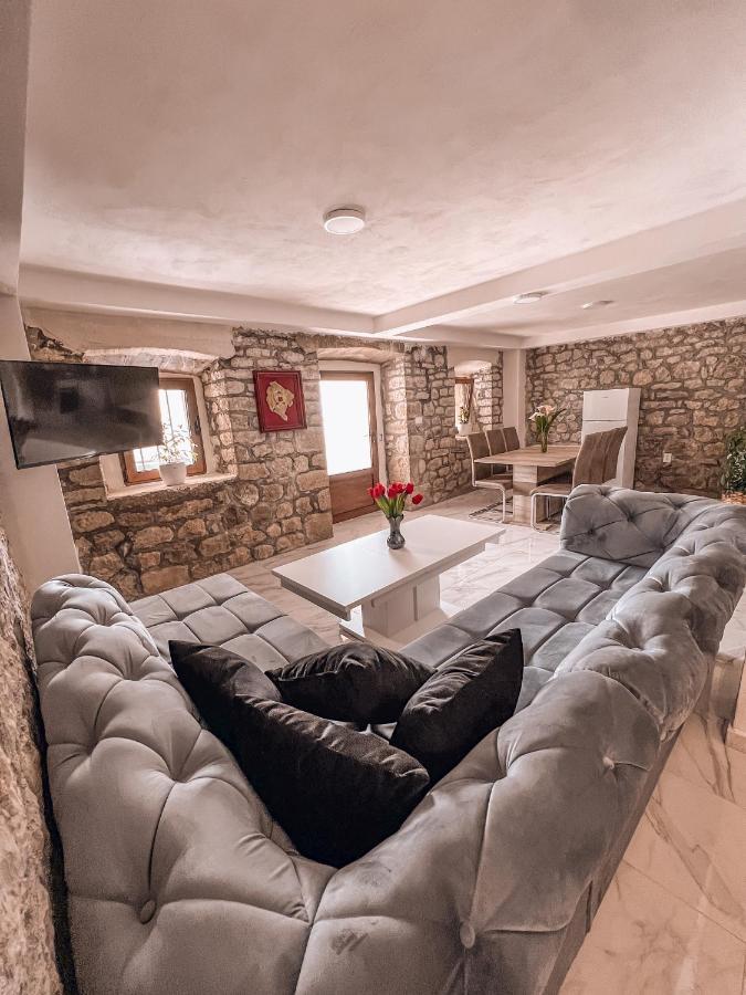 באר Apartmani Dumezic מראה חיצוני תמונה