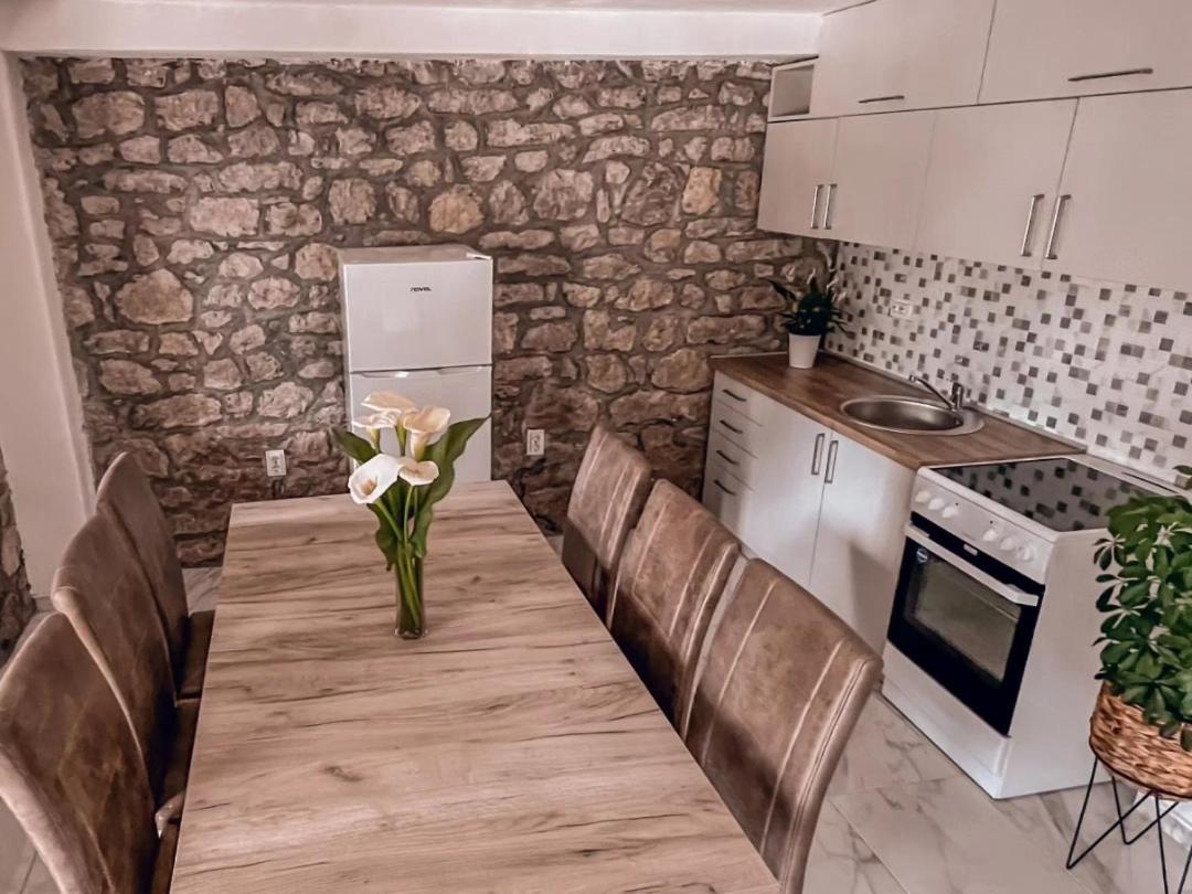 באר Apartmani Dumezic חדר תמונה